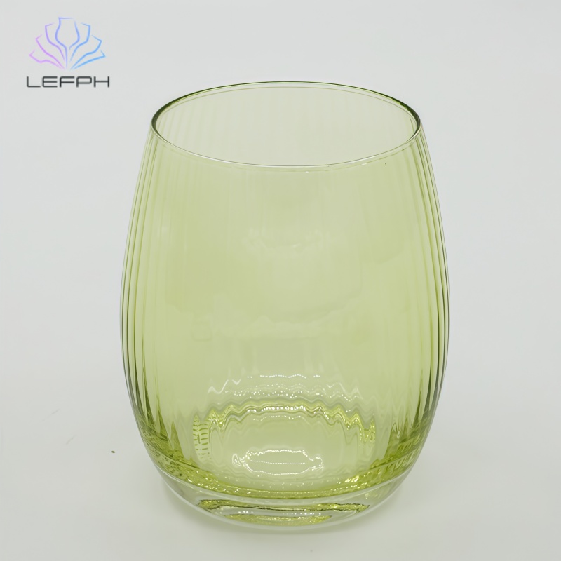 Gold vertical pattern water glass